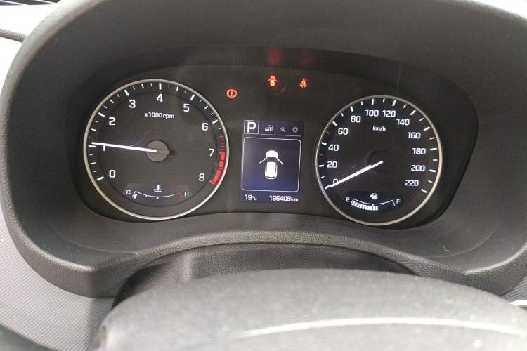 Used Hyundai ix25 2015 2.0L Automatic 4x4 Deluxe DLX Instrument Cluster