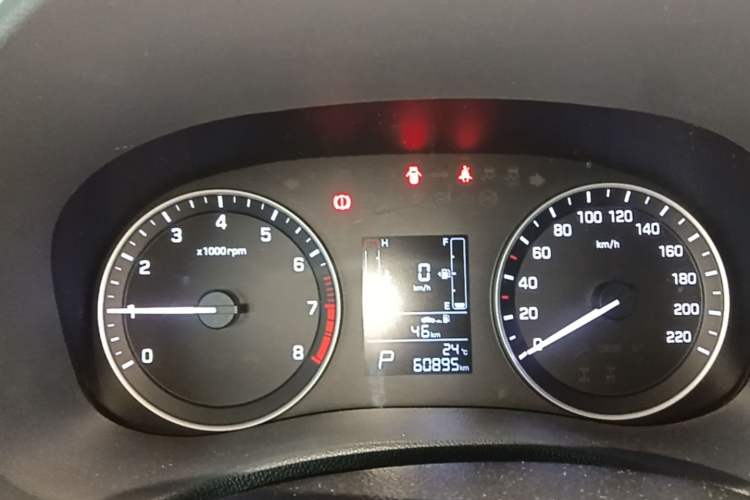 Used Hyundai ix25 2015 1.6L Automatic Two-Wheel-Drive Deluxe DLX Model Instrument Cluster