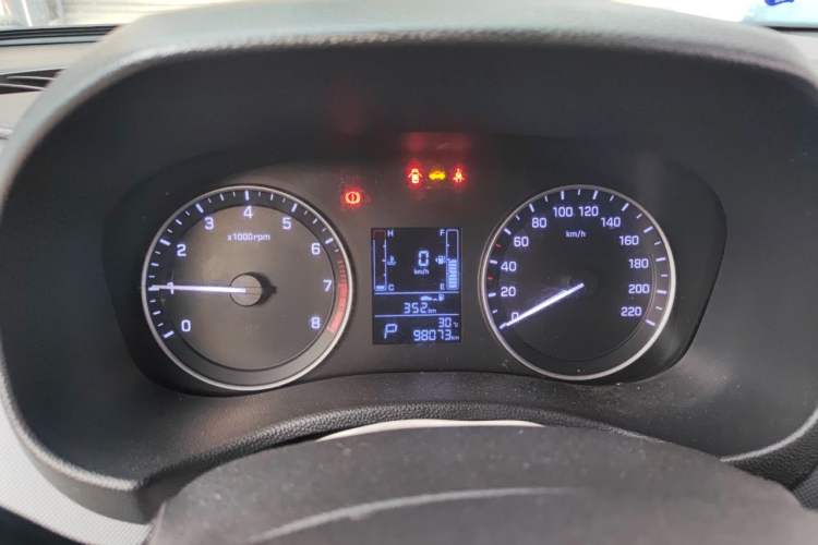 Used Hyundai ix25 2015 1.6L Automatic Two-Wheel Drive Fashionable GS Model Instrument Cluster