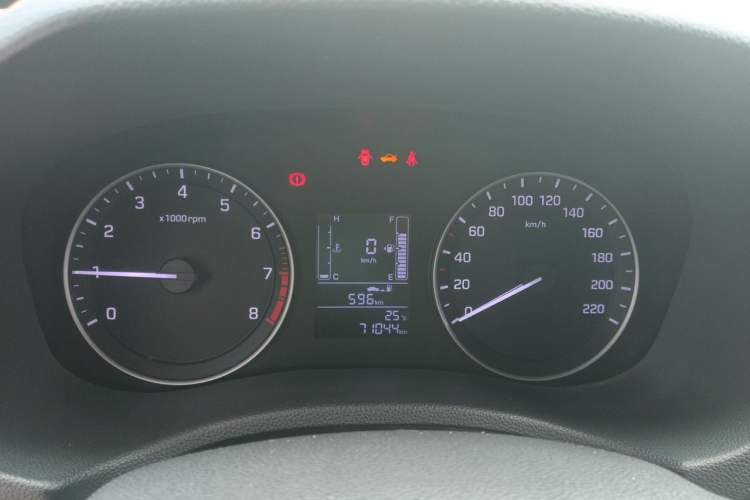 Used Hyundai ix25 2015 1.6L Manual Two-Wheel Drive Fashionable GS Model Instrument Cluster