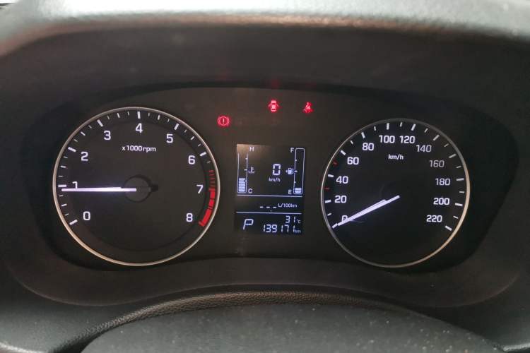 Used Hyundai ix25 2015 1.6L Automatic Two-Wheel Drive Smart GLS Trim Instrument Cluster