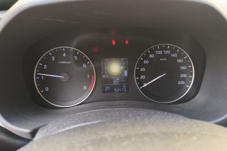 Used Hyundai ix25 2015 1.6L Automatic Two-Wheel-Drive Deluxe DLX Model Instrument Cluster