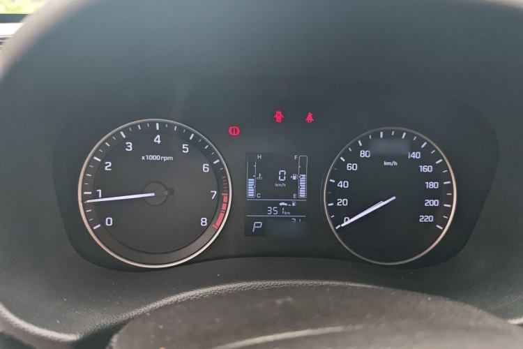 Used Hyundai ix25 2015 1.6L Automatic Two-Wheel-Drive Deluxe DLX Model Instrument Cluster