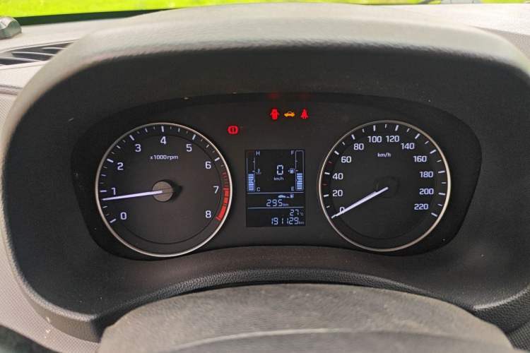 Used Hyundai ix25 2015 1.6L Manual Two-Wheel Drive Fashionable GS Model Instrument Cluster