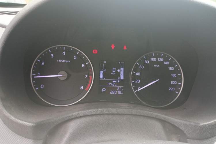 Used Hyundai ix25 2015 1.6L Automatic Two-Wheel Drive Smart GLS Trim Instrument Cluster