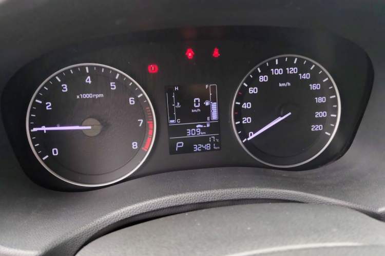 Used Hyundai ix25 2015 1.6L Automatic Two-Wheel-Drive Deluxe DLX Model Instrument Cluster