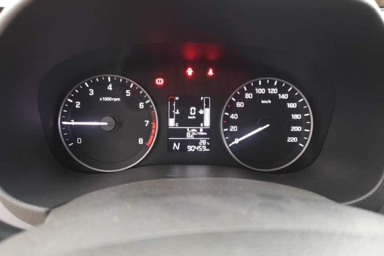 Used Hyundai ix25 2015 1.6L Automatic Two-Wheel-Drive Deluxe DLX Model Instrument Cluster
