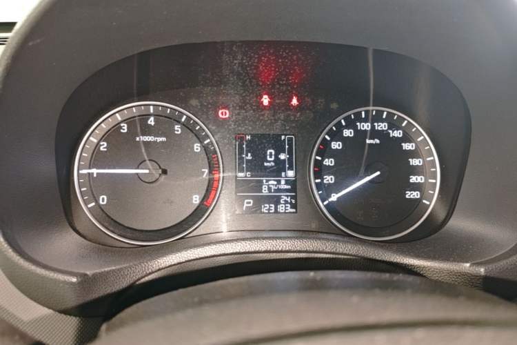 Used Hyundai ix25 2015 1.6L Automatic Two-Wheel-Drive Deluxe DLX Model Instrument Cluster
