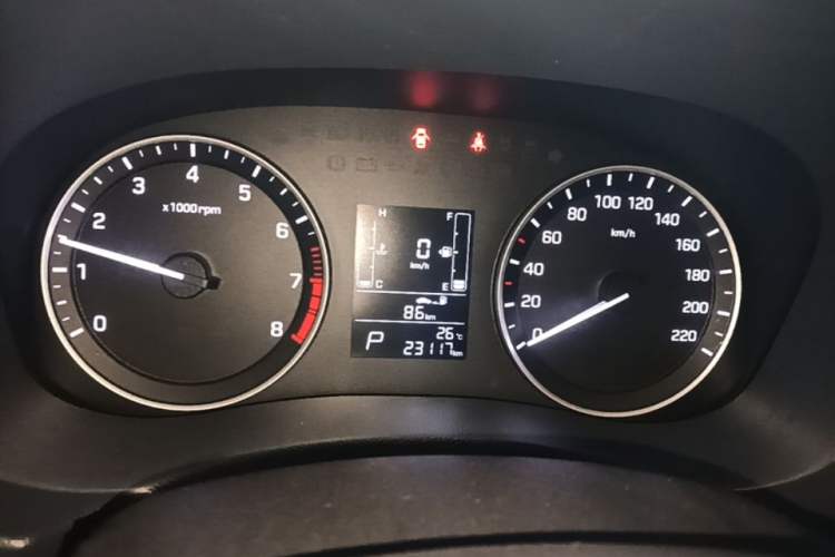 Used Hyundai ix25 2015 1.6L Automatic Two-Wheel-Drive Deluxe DLX Model Instrument Cluster