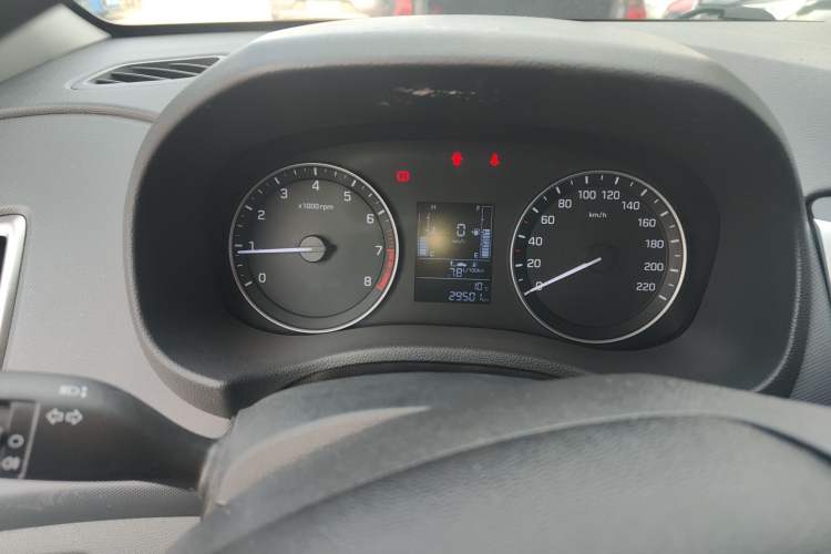 Used Hyundai ix25 2015 1.6L Manual Two-Wheel Drive Fashionable GS Model Instrument Cluster
