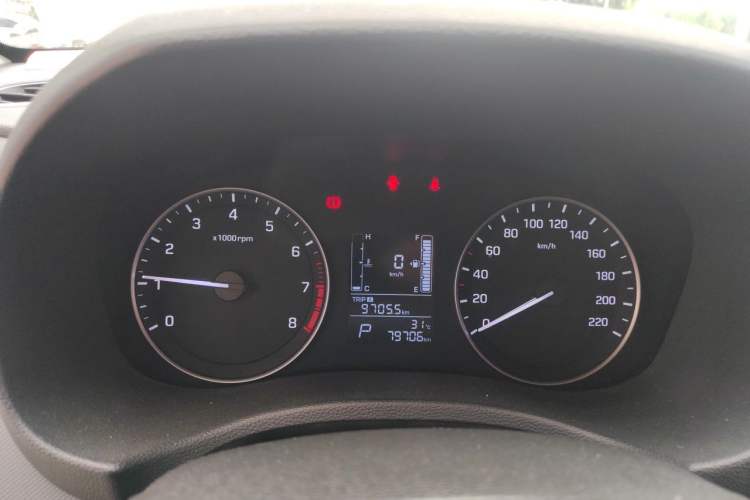 Used Hyundai ix25 2015 1.6L Automatic Two-Wheel-Drive Deluxe DLX Model Instrument Cluster