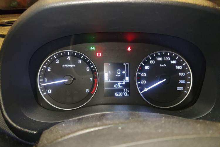 Used Hyundai ix25 2015 1.6L Manual Two-Wheel Drive Fashionable GS Model Instrument Cluster