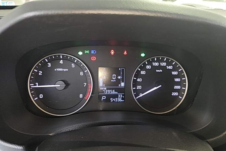 Used Hyundai ix25 2015 1.6L Automatic Two-Wheel-Drive Deluxe DLX Model Instrument Cluster