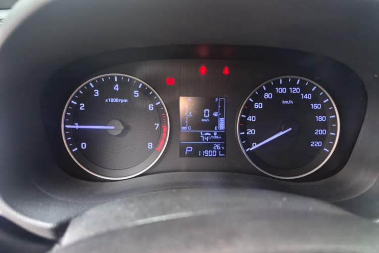 Used Hyundai ix25 2015 1.6L Automatic Two-Wheel-Drive Deluxe DLX Model Instrument Cluster