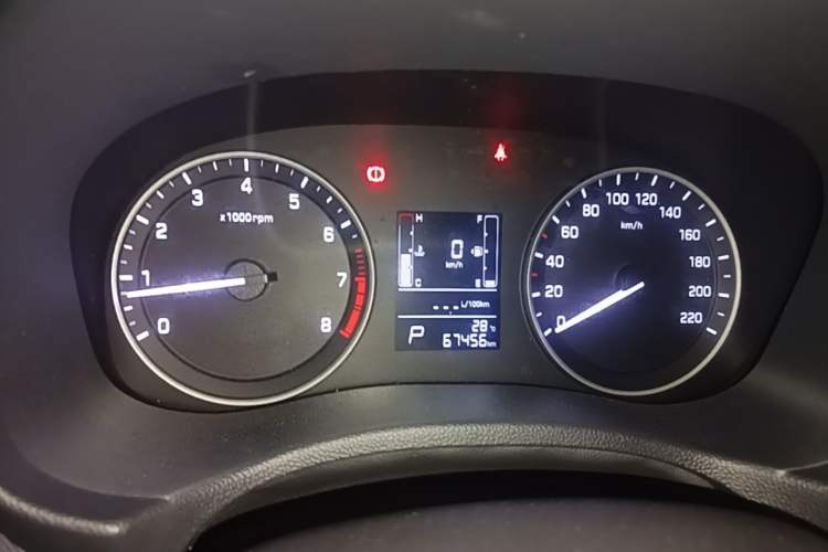 Used Hyundai ix25 2015 1.6L Automatic Two-Wheel Drive Smart GLS Trim Instrument Cluster