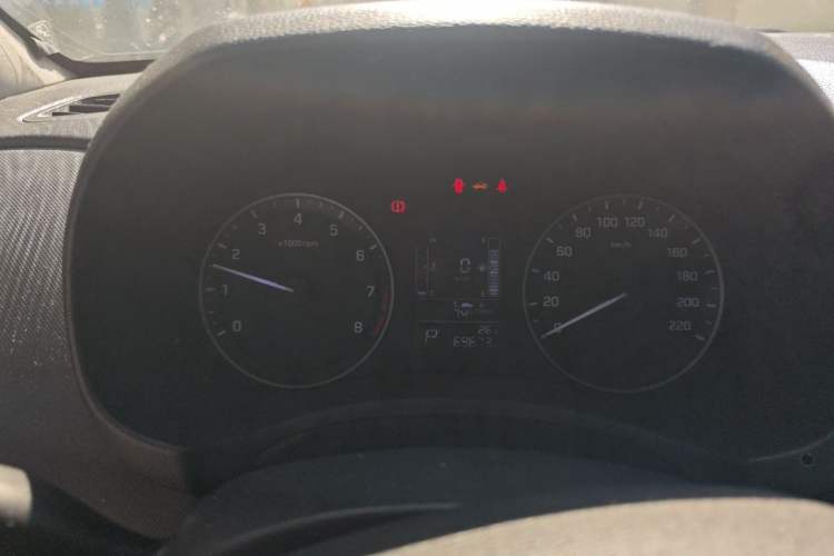 Used Hyundai ix25 2015 1.6L Automatic Two-Wheel Drive Smart GLS Trim Instrument Cluster