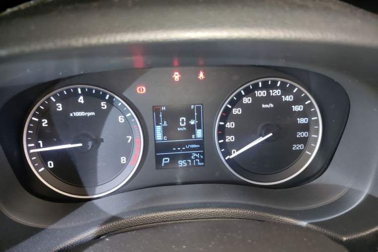 Used Hyundai ix25 2015 1.6L Automatic Two-Wheel Drive Smart GLS Trim Instrument Cluster