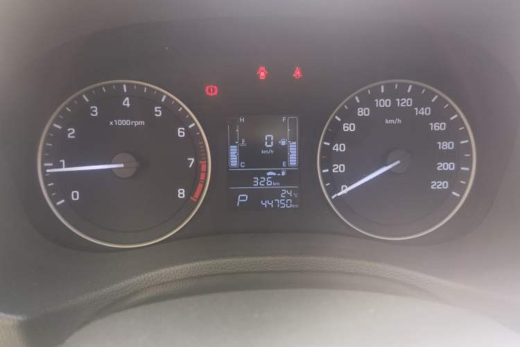 Used Hyundai ix25 2015 1.6L Automatic Two-Wheel Drive Smart GLS Trim Instrument Cluster