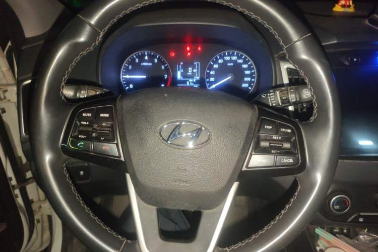 Used Hyundai ix25 2015 1.6L Automatic Two-Wheel Drive Smart GLS Trim Instrument Cluster