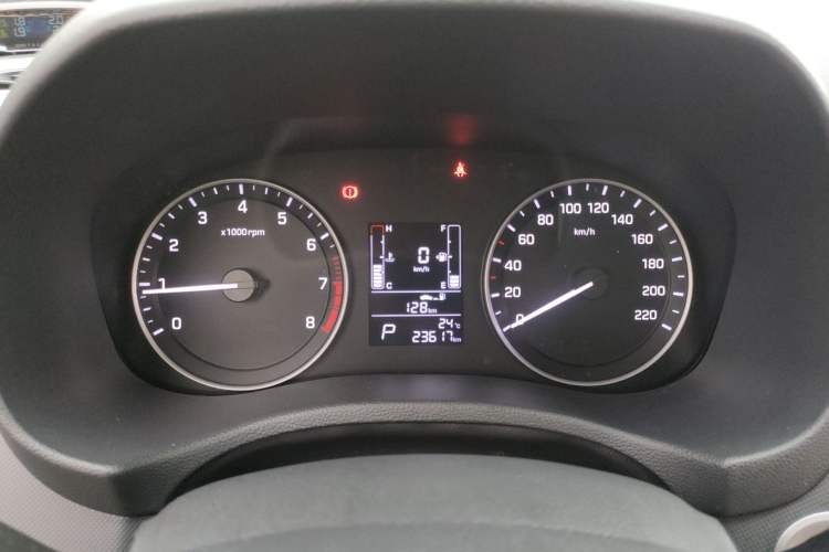 Used Hyundai ix25 2015 1.6L Automatic Two-Wheel Drive Smart GLS Trim Instrument Cluster
