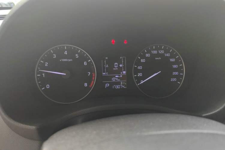 Used Hyundai ix25 2015 1.6L Automatic Two-Wheel-Drive Deluxe DLX Model Instrument Cluster