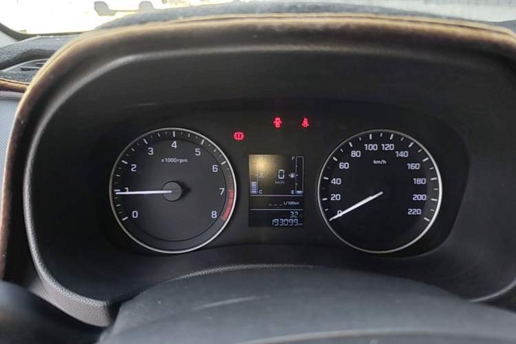 Used Hyundai ix25 2015 1.6L Manual Two-Wheel Drive Fashionable GS Model Instrument Cluster