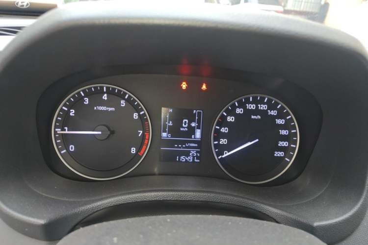 Used Hyundai ix25 2015 1.6L Manual Two-Wheel Drive Fashionable GS Model Instrument Cluster