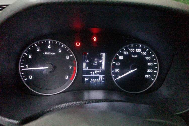 Used Hyundai ix25 2015 1.6L Automatic Two-Wheel Drive Smart GLS Trim Instrument Cluster