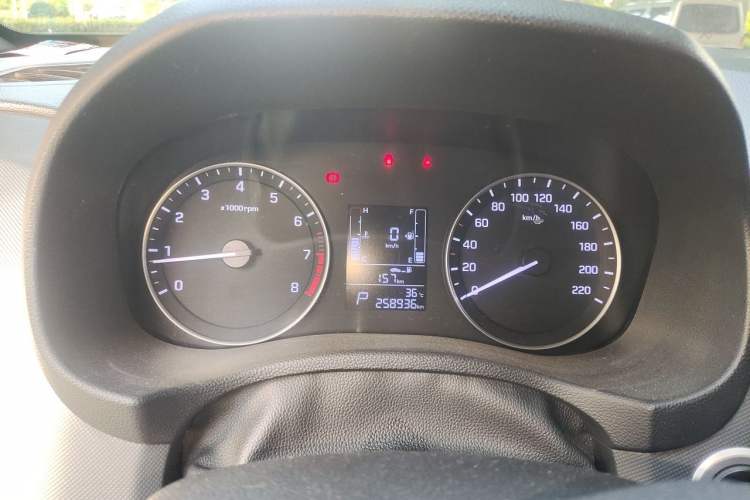 Used Hyundai ix25 2015 1.6L Automatic Two-Wheel-Drive Deluxe DLX Model Instrument Cluster