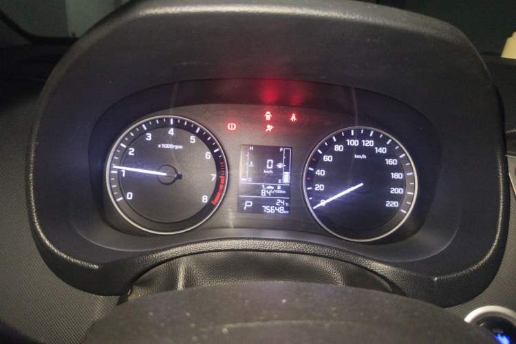 Used Hyundai ix25 2015 1.6L Automatic Two-Wheel Drive Smart GLS Trim Instrument Cluster