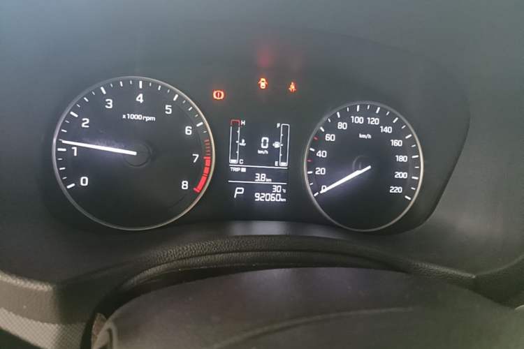 Used Hyundai ix25 2015 1.6L Automatic Two-Wheel-Drive Deluxe DLX Model Instrument Cluster