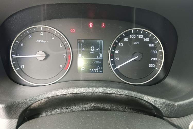 Used Hyundai ix25 2015 1.6L Automatic Two-Wheel Drive Smart GLS Trim Instrument Cluster