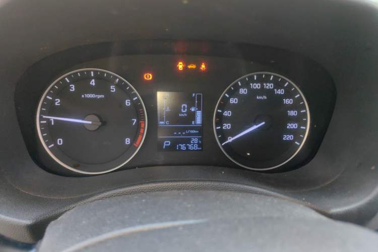 Used Hyundai ix25 2015 1.6L Automatic Two-Wheel Drive Smart GLS Trim Instrument Cluster