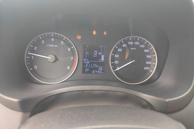 Used Hyundai ix25 2015 1.6L Automatic Two-Wheel Drive Fashionable GS Model Instrument Cluster