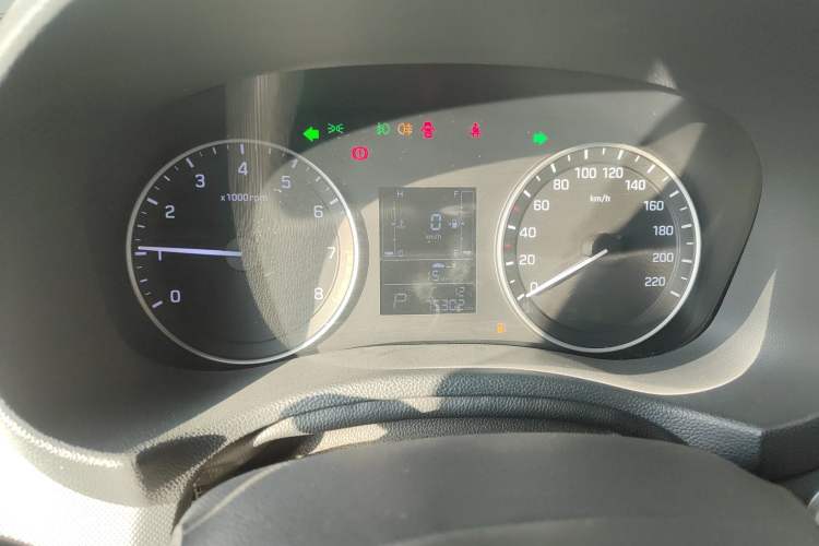 Used Hyundai ix25 2015 1.6L Automatic Two-Wheel Drive Smart GLS Trim Instrument Cluster