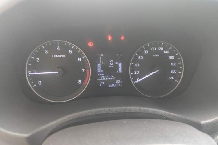 Used Hyundai ix25 2015 1.6L Automatic Two-Wheel-Drive Deluxe DLX Model Instrument Cluster