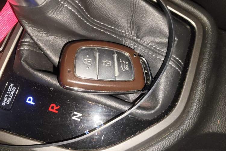 Used Hyundai ix25 2015 1.6L Automatic Two-Wheel Drive Smart GLS Trim Interior 1