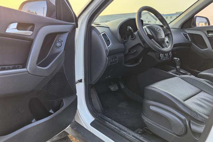 Used Hyundai ix25 2015 1.6L Automatic Two-Wheel Drive Smart GLS Trim Interior 1