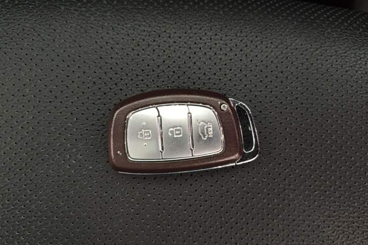 Used Hyundai ix25 2015 1.6L Automatic Two-Wheel Drive Smart GLS Trim Interior 1