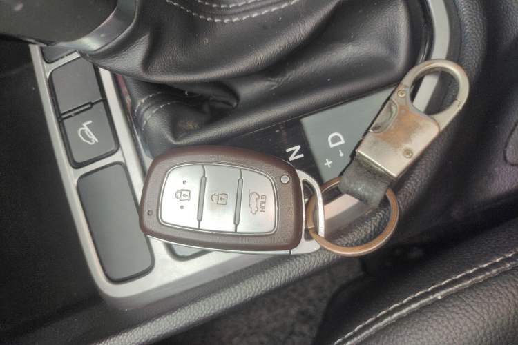 Used Hyundai ix25 2015 1.6L Automatic Two-Wheel Drive Smart GLS Trim Interior 1