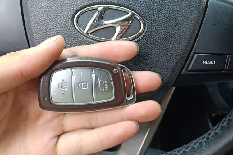 Used Hyundai ix25 2015 1.6L Automatic Two-Wheel Drive Smart GLS Trim Interior 1