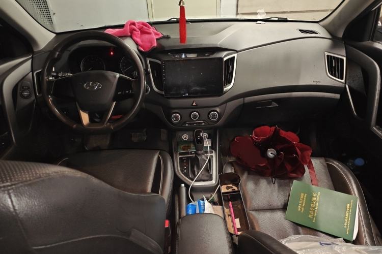 Used Hyundai ix25 2015 1.6L Automatic Two-Wheel Drive Smart GLS Trim Interior 2