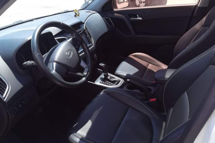 Used Hyundai ix25 2015 1.6L Automatic Two-Wheel Drive Smart GLS Trim Interior 2