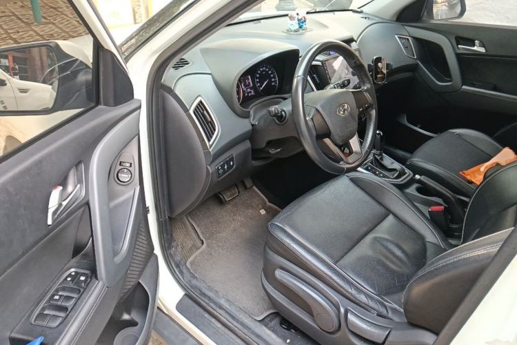 Used Hyundai ix25 2015 1.6L Automatic Two-Wheel Drive Smart GLS Trim Interior 3