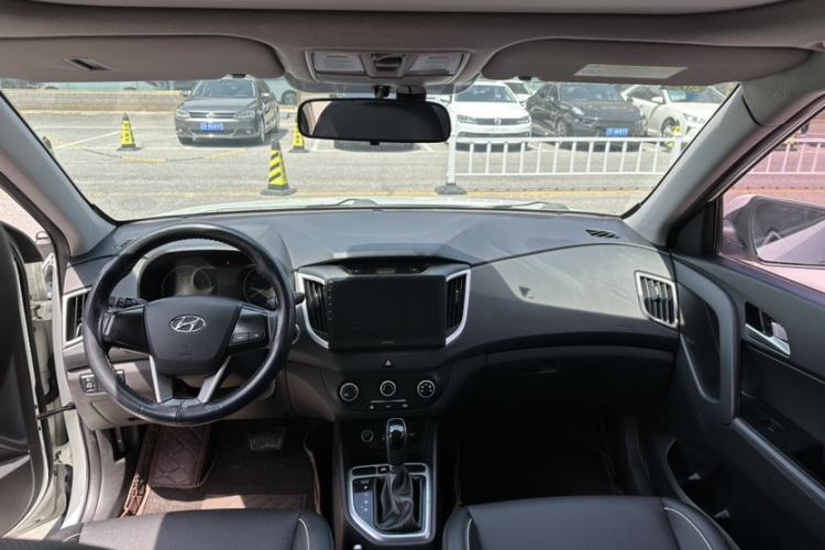 Used Hyundai ix25 2015 1.6L Automatic Two-Wheel Drive Smart GLS Trim Interior 4