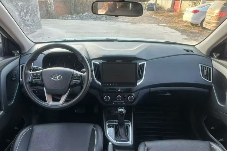 Used Hyundai ix25 2015 1.6L Automatic Two-Wheel Drive Smart GLS Trim Interior 5