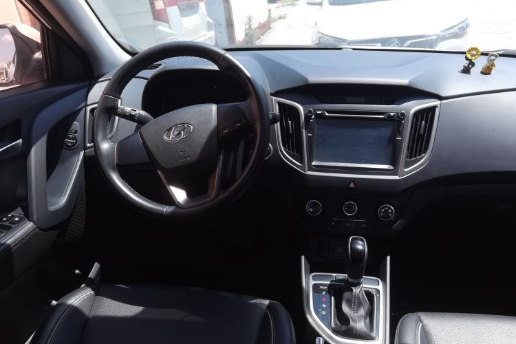 Used Hyundai ix25 2015 1.6L Automatic Two-Wheel Drive Smart GLS Trim Interior 6