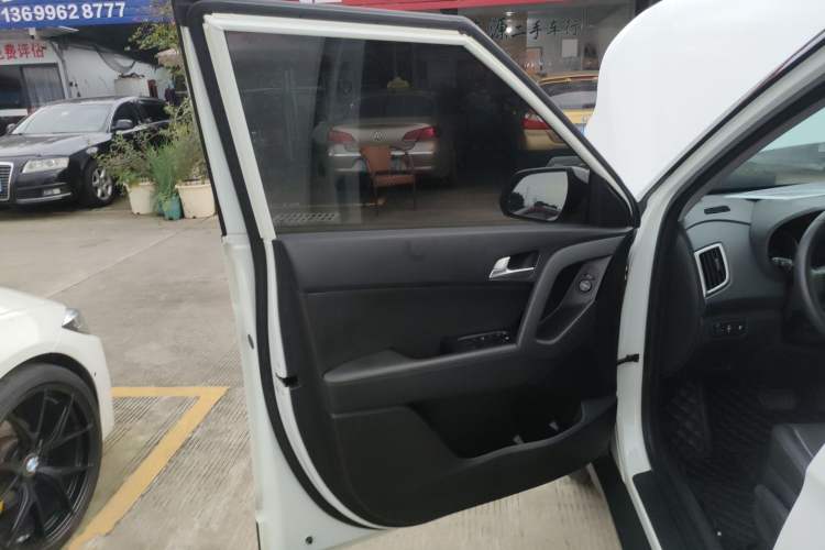 Used Hyundai ix25 2015 1.6L Automatic Two-Wheel Drive Smart GLS Trim Left Front Door Interior