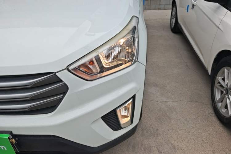 Used Hyundai ix25 2015 1.6L Automatic Two-Wheel Drive Smart GLS Trim Left Front Headlight