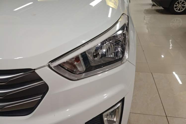 Used Hyundai ix25 2015 1.6L Automatic Two-Wheel Drive Smart GLS Trim Left Front Headlight
